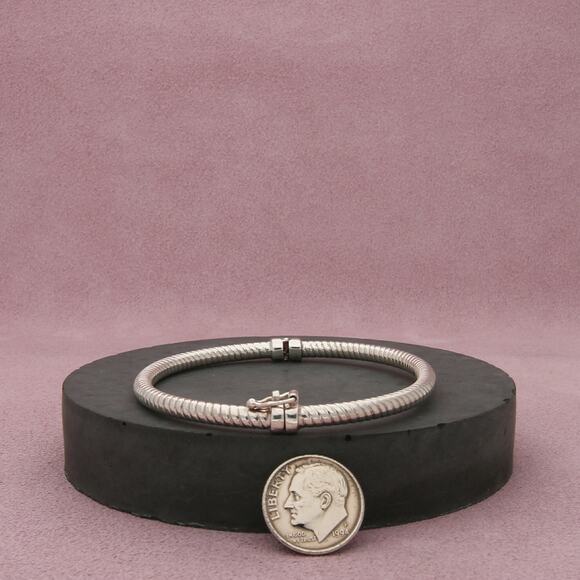 sterling silver twisted hinged bangle bracelet size 7in - Picture 2 of 3